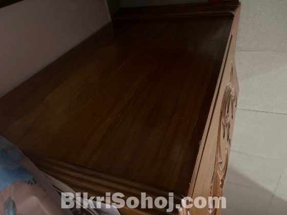 সেগুন কাঠের আলনা আর জুতার বক্স
